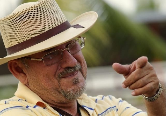 Consignan a Hipólito Mora a \”Mil Cumbres\”; inminente caída de la Tuta, dicen